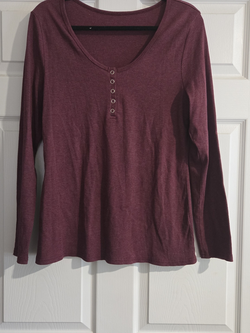 Long Sleeve Scoop Neck Henley Top - Plum